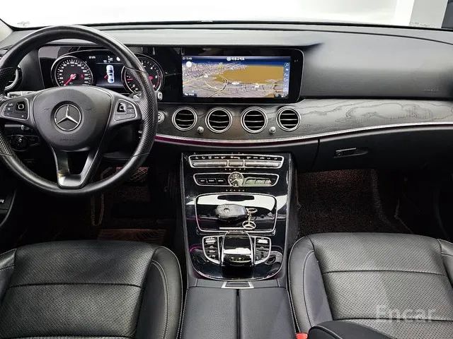 E-Class W213 E220d 4MATIC Avantgarde