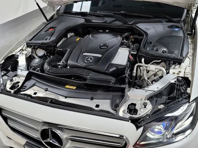 E-Class W213 E300 4MATIC Avantgarde