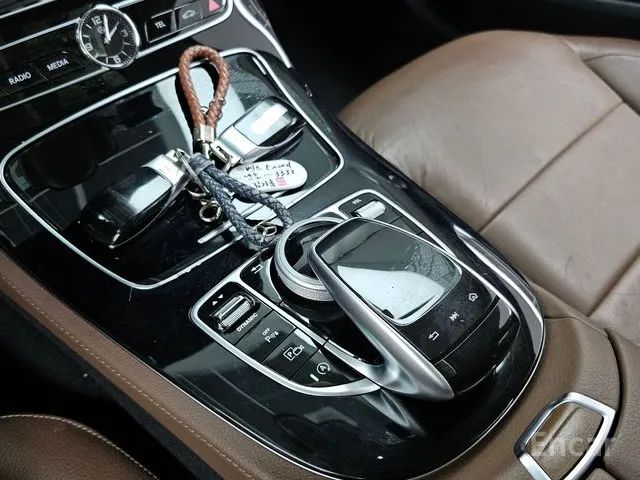 E-Class W213 E220d 4MATIC Avantgarde