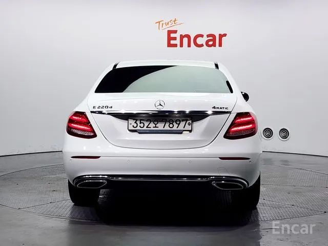 E-Class W213 E220d 4MATIC Avantgarde