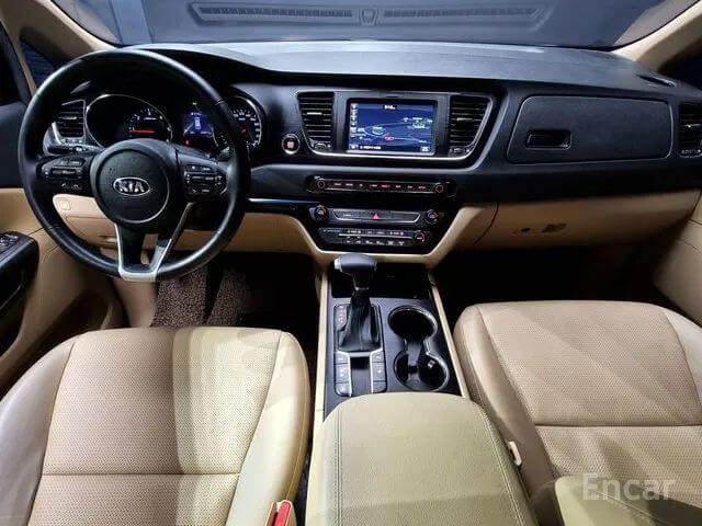 KIA CARNIVAL NEW 9-SEATER LUXURY