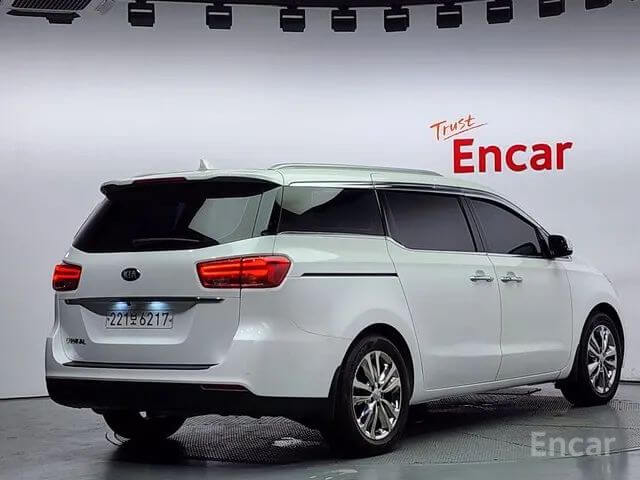 THE NEW KIA CARNIVAL 9-SEATER PRESTIGE