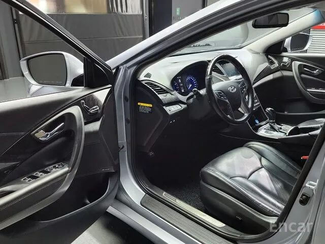 HYUNDAI GRANDEUR HG HG240 MODERN
