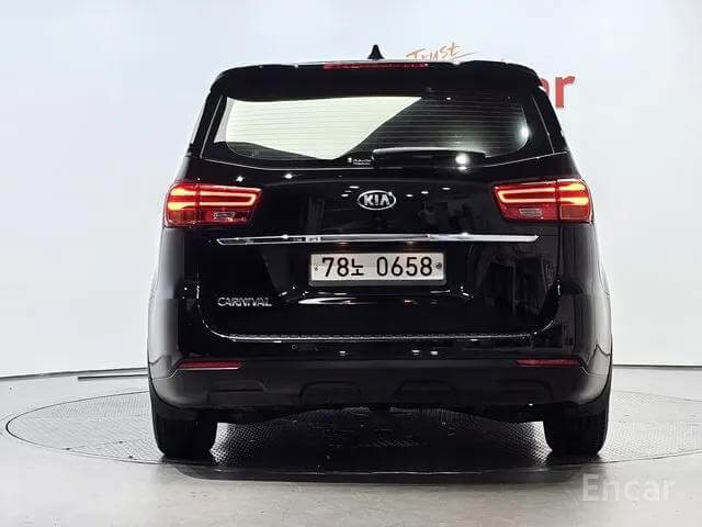 THE NEW KIA CARNIVAL 11-SEATER PRESTIGE