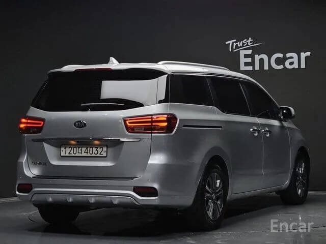 THE NEW KIA CARNIVAL 9-SEATER LUXURY