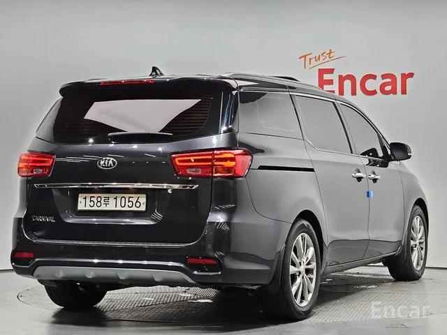 THE NEW KIA CARNIVAL 9-SEATER PRESTIGE