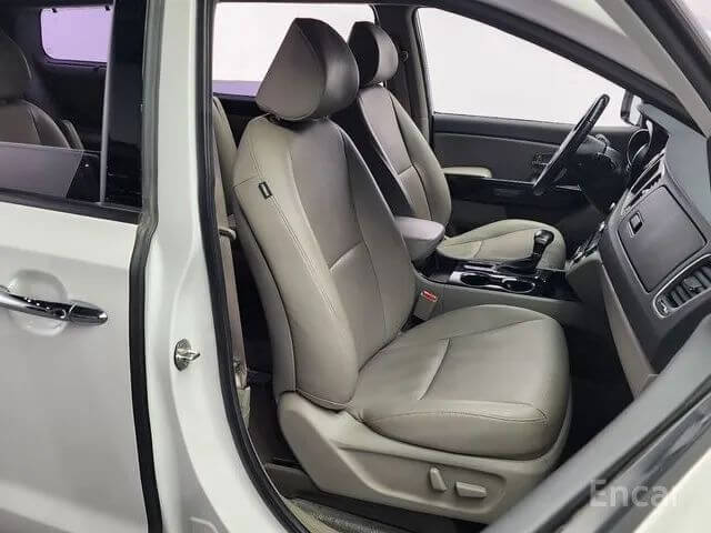 THE NEW KIA CARNIVAL 9-SEATER PRESTIGE