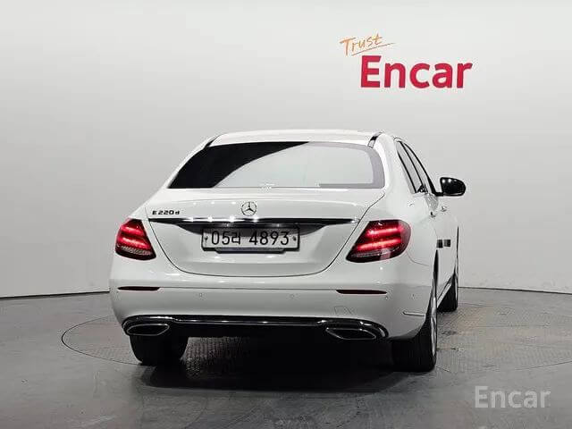 BENZ E-CLASS W213 E220D EXCLUSIVE