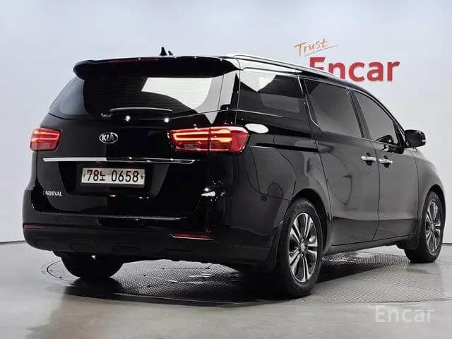 THE NEW KIA CARNIVAL 11-SEATER PRESTIGE