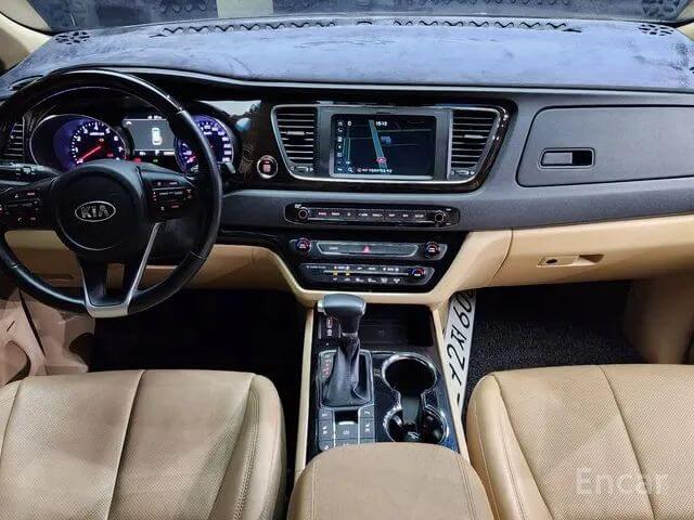 THE NEW KIA CARNIVAL 7-SEATER LIMOUSINE PRESIDENT