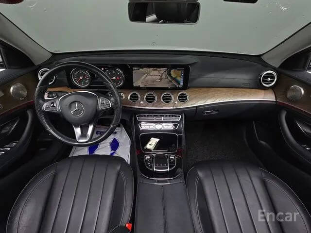 MERCEDES BENZ E-CLASS W213 E220D EXCLUSIVE