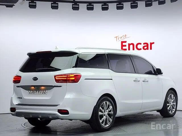 THE NEW KIA CARNIVAL 9-SEATER PRESTIGE