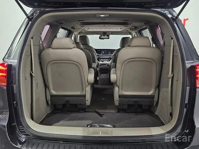 THE NEW KIA CARNIVAL 9-SEATER PRESTIGE