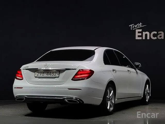 BENZ E-CLASS W213 E200 AVANTGARDE