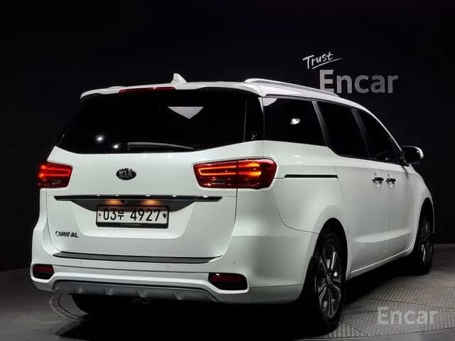 KIA CARNIVAL NEW 9-SEATER LUXURY