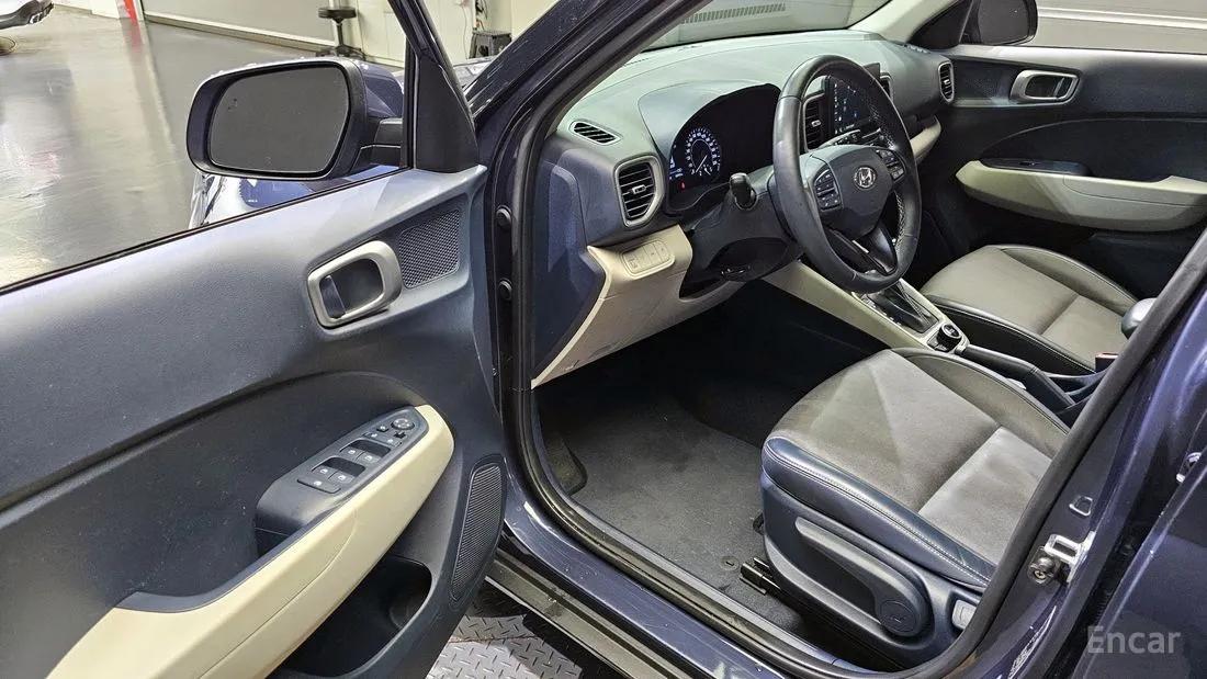 HYUNDAI VENUE MODERN