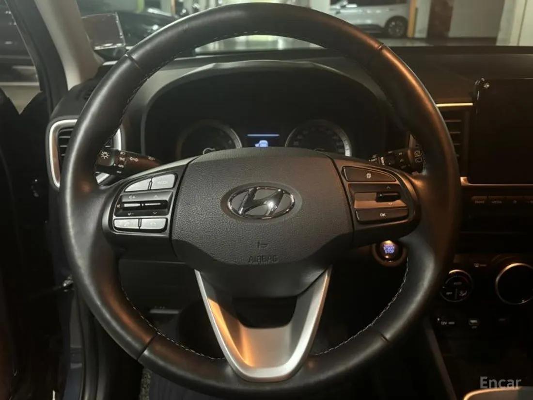 HYUNDAI VENUE MODERN
