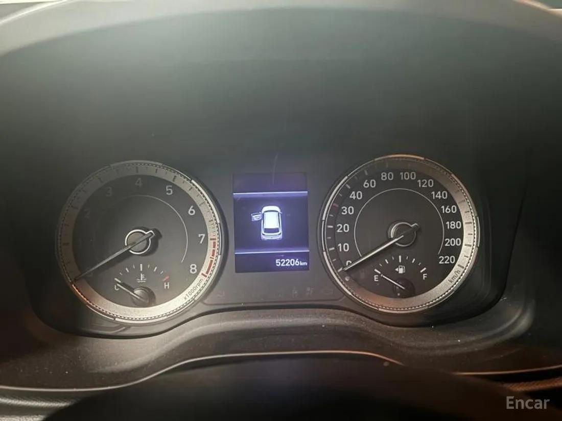 HYUNDAI VENUE MODERN