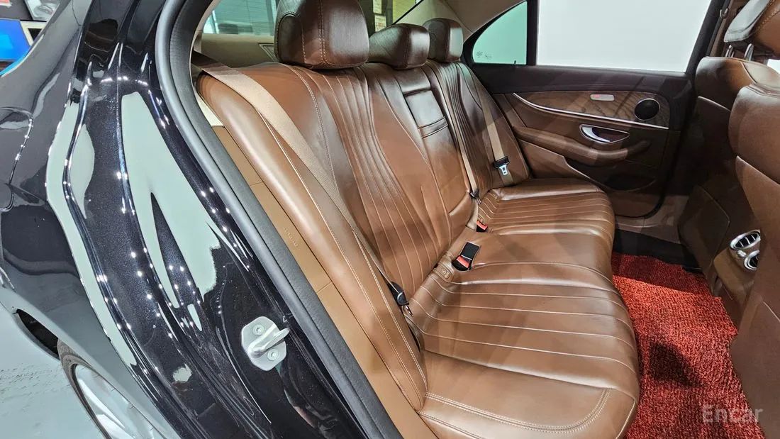 MERCEDES BENZ E-CLASS W213 E220D EXCLUSIVE