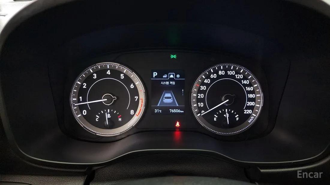 HYUNDAI VENUE MODERN