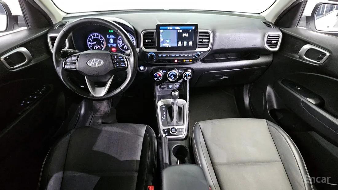 HYUNDAI VENUE MODERN