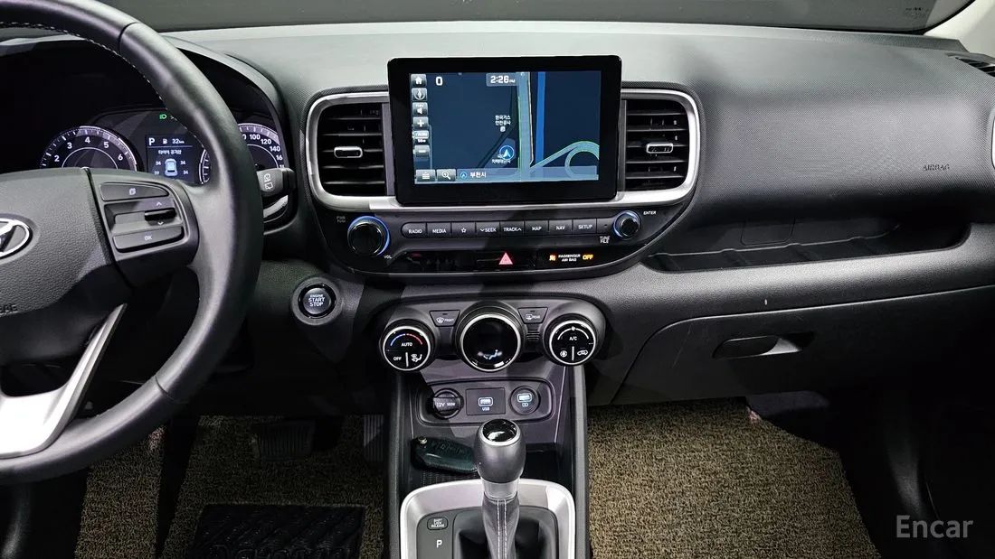 HYUNDAI VENUE MODERN