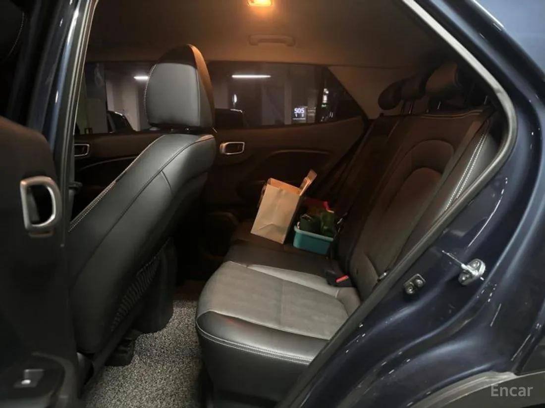 HYUNDAI VENUE MODERN