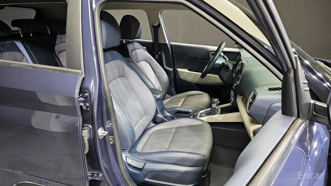 HYUNDAI VENUE MODERN