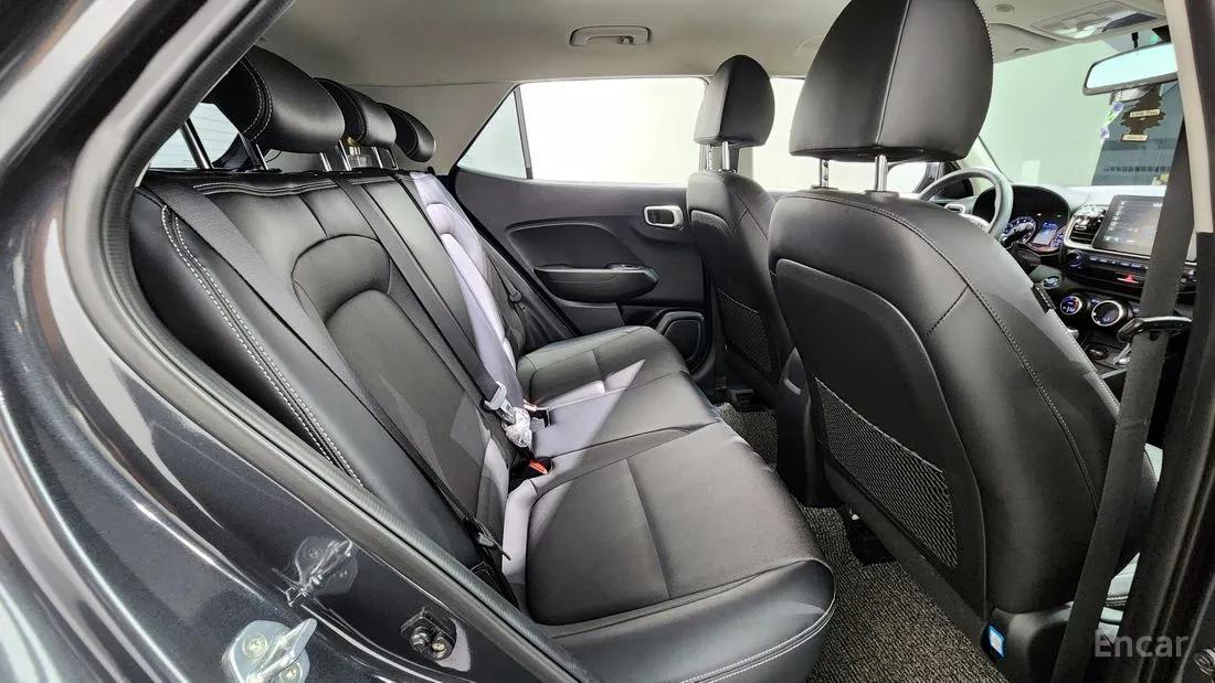 HYUNDAI VENUE MODERN