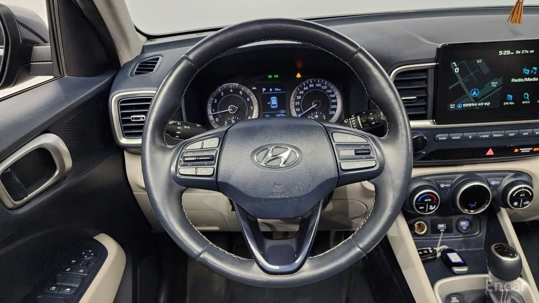 HYUNDAI VENUE 1.6 MODERN