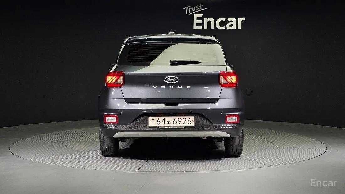 HYUNDAI VENUE MODERN