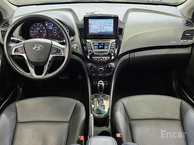 HYUNDAI ACCENT (NEW) 1.4 VVT MODERN