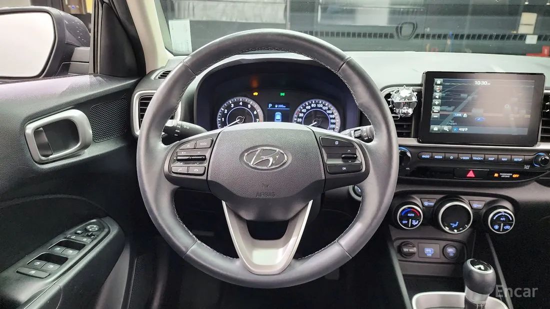 HYUNDAI VENUE MODERN
