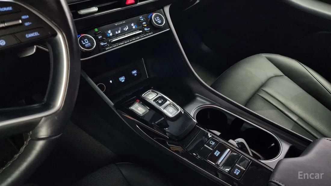 HYUNDAI SONATA (DN8) PREMIUM
