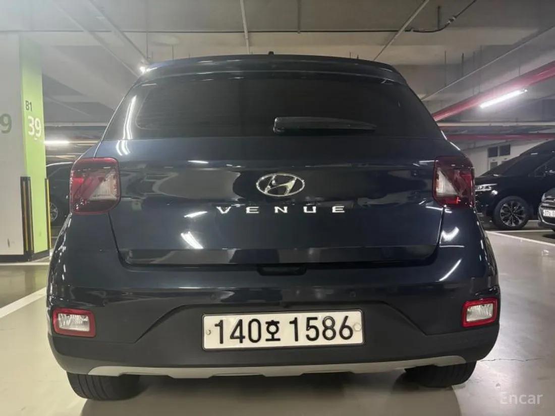 HYUNDAI VENUE MODERN