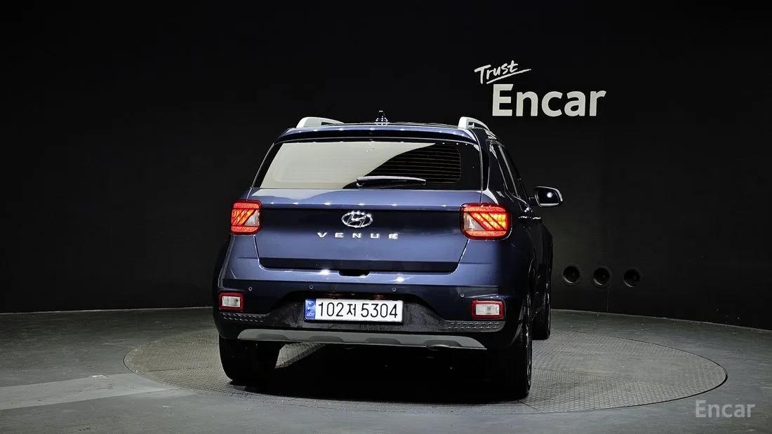 HYUNDAI VENUE MODERN