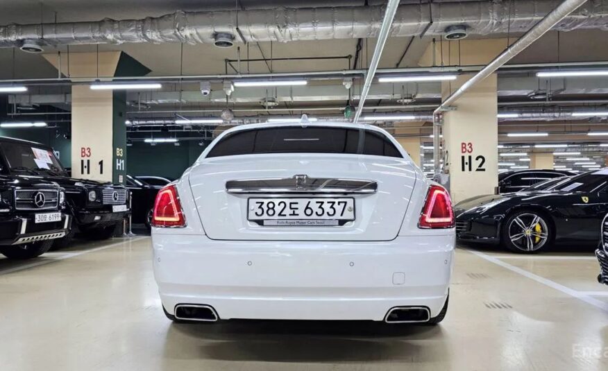 ROLLS-ROYCE GHOST EWB V12