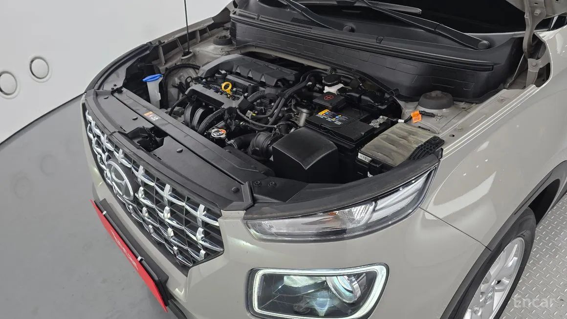 HYUNDAI VENUE MODERN