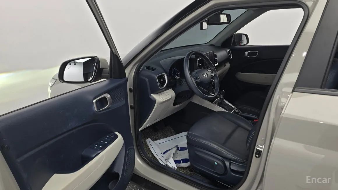 HYUNDAI VENUE MODERN